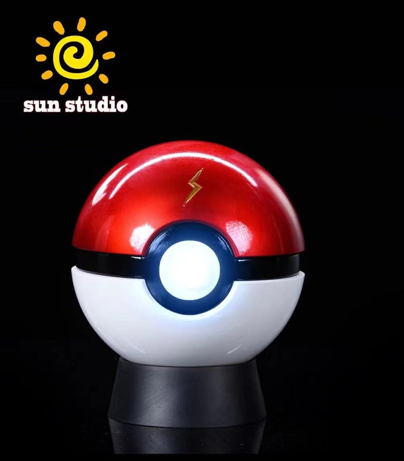 [PREORDER CLOSED] 1/1 Pokéball [SUN Studio] - Hisui Pokéball & Pikachu Pokéball