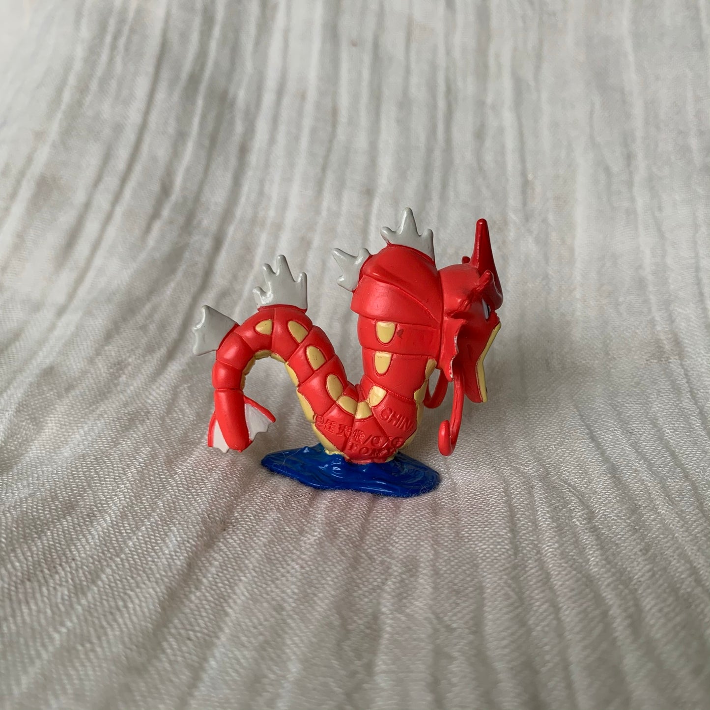 Figurine Tomy CGTSJ - Leviator Rouge