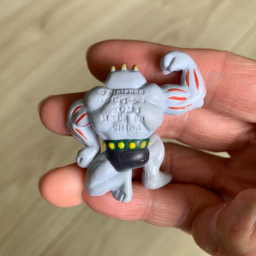 Figurine Tomy CGTSJ - Machopeur