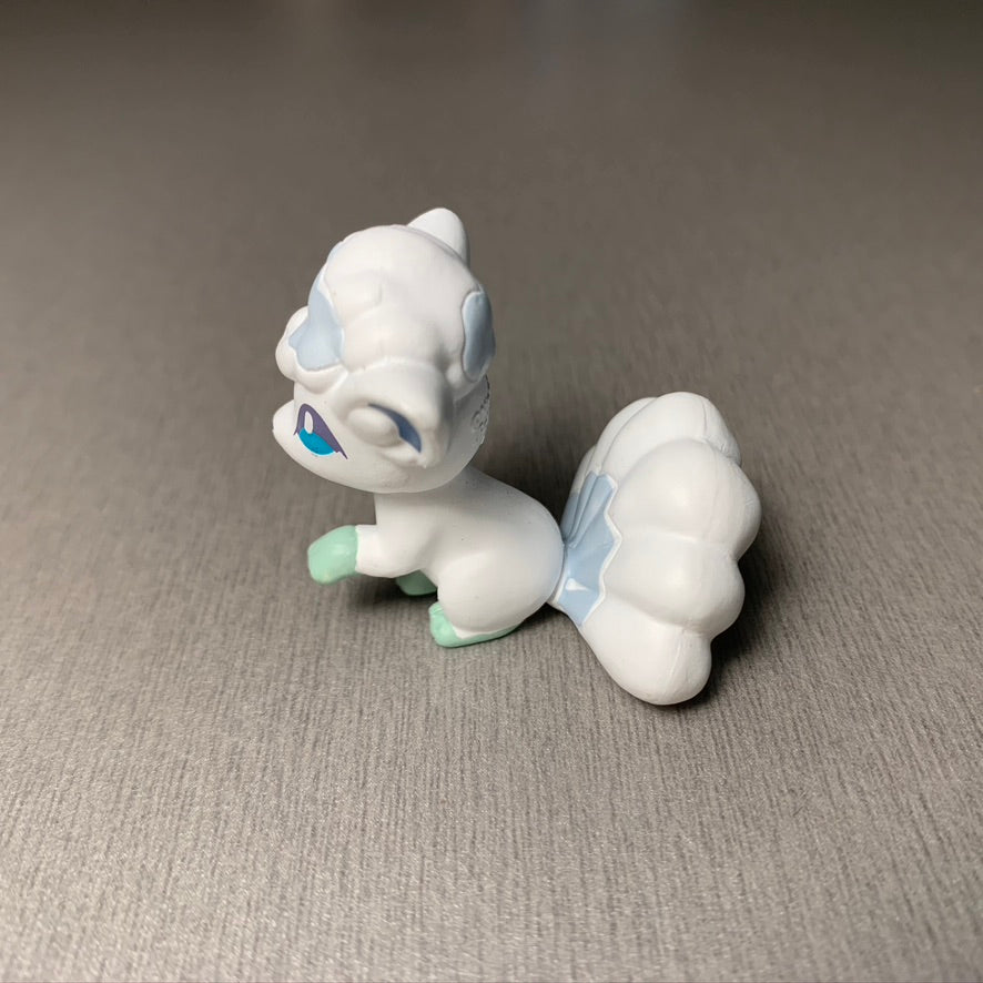 Figurine Tomy CGTSJ - Goupix d'Alola