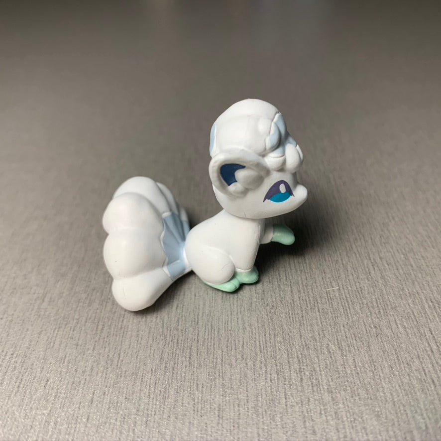 Figurine Tomy CGTSJ - Goupix d'Alola