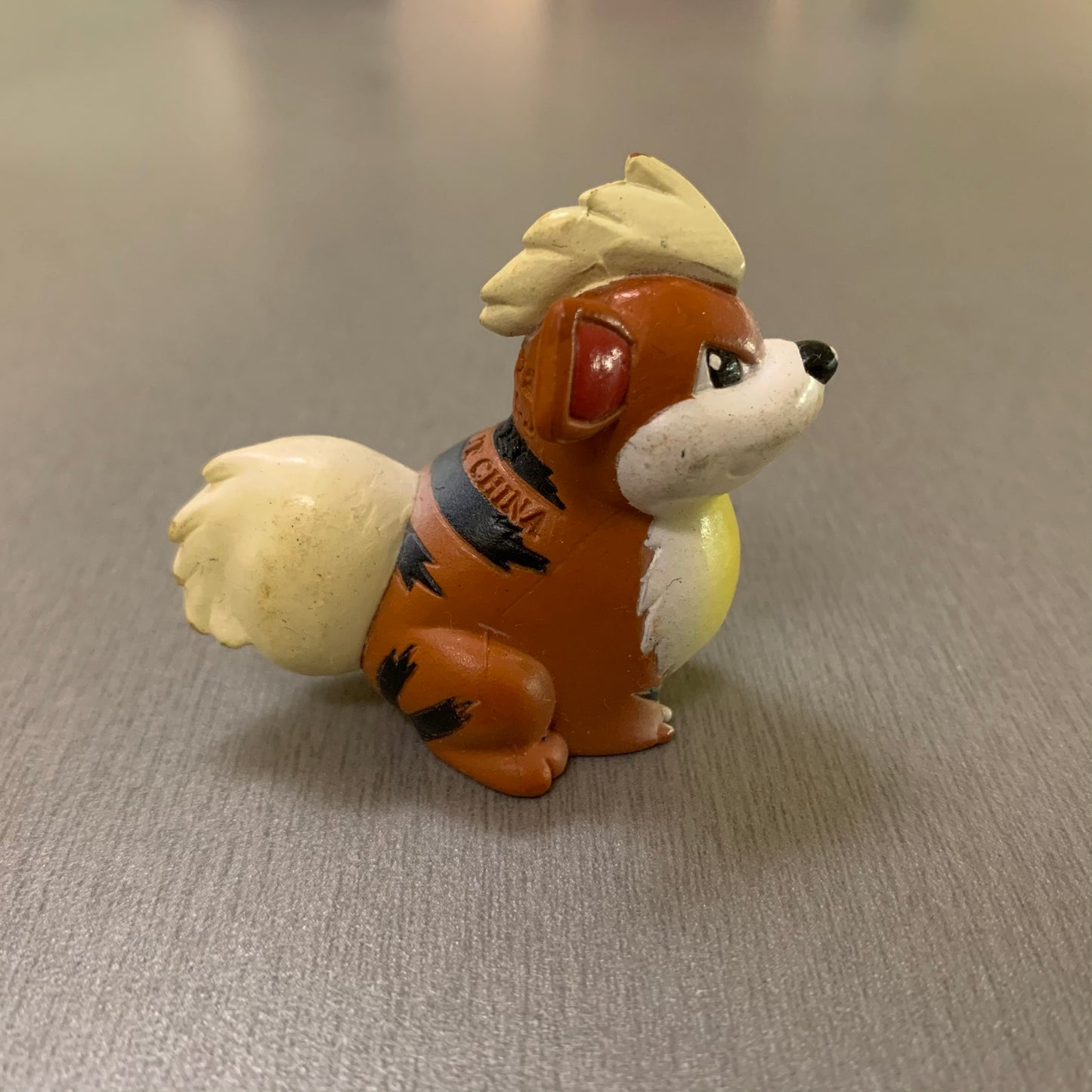 Figurine Tomy CGTSJ - Caninos