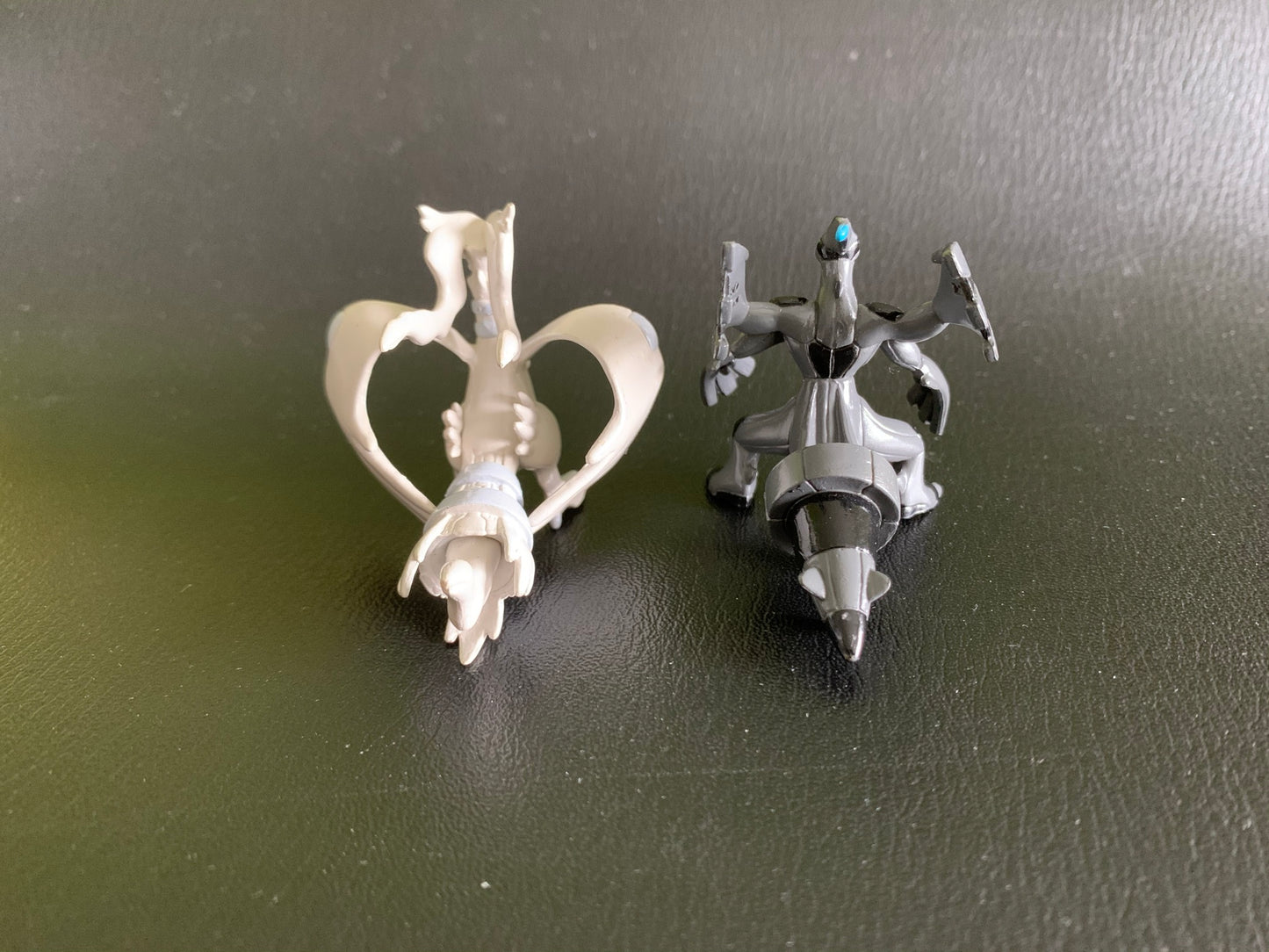 Figurine Tomy CGTSJ - Reshiram & Zekrom