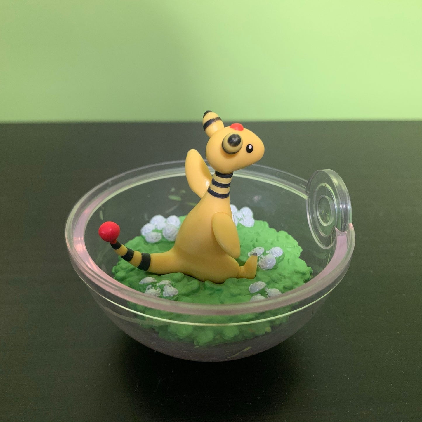 Re-ment Pokeball Terrarium - Pharamp