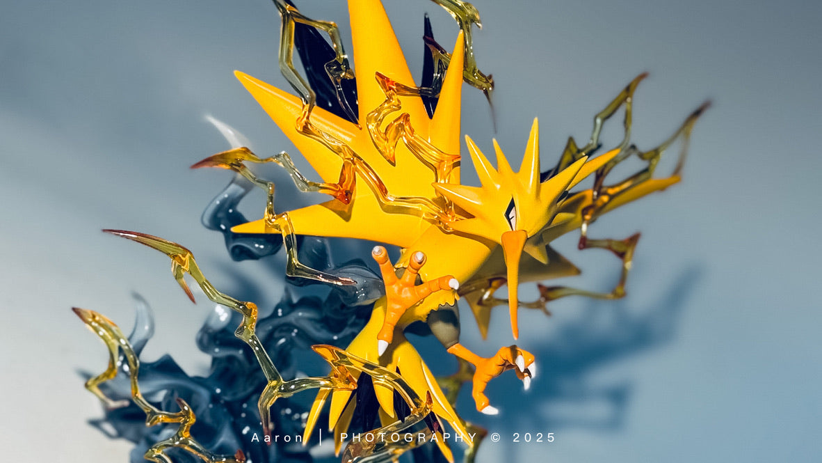 [IN STOCK] 1/20 Scale World Figure [LIMOUSINE] - Zapdos