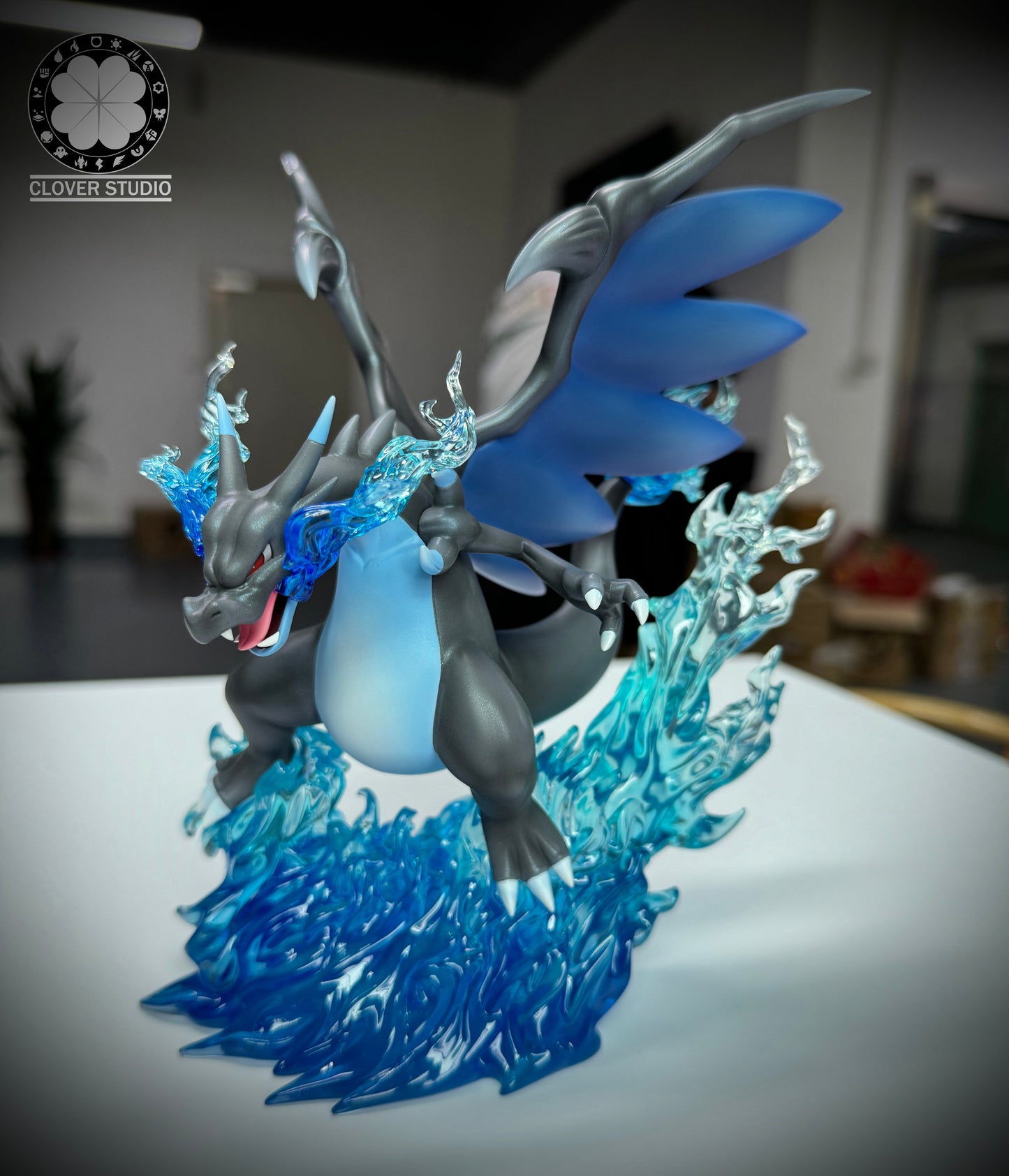 [PREORDER] 1/20 Scale World Figure [SYC] - Mega Charizard X