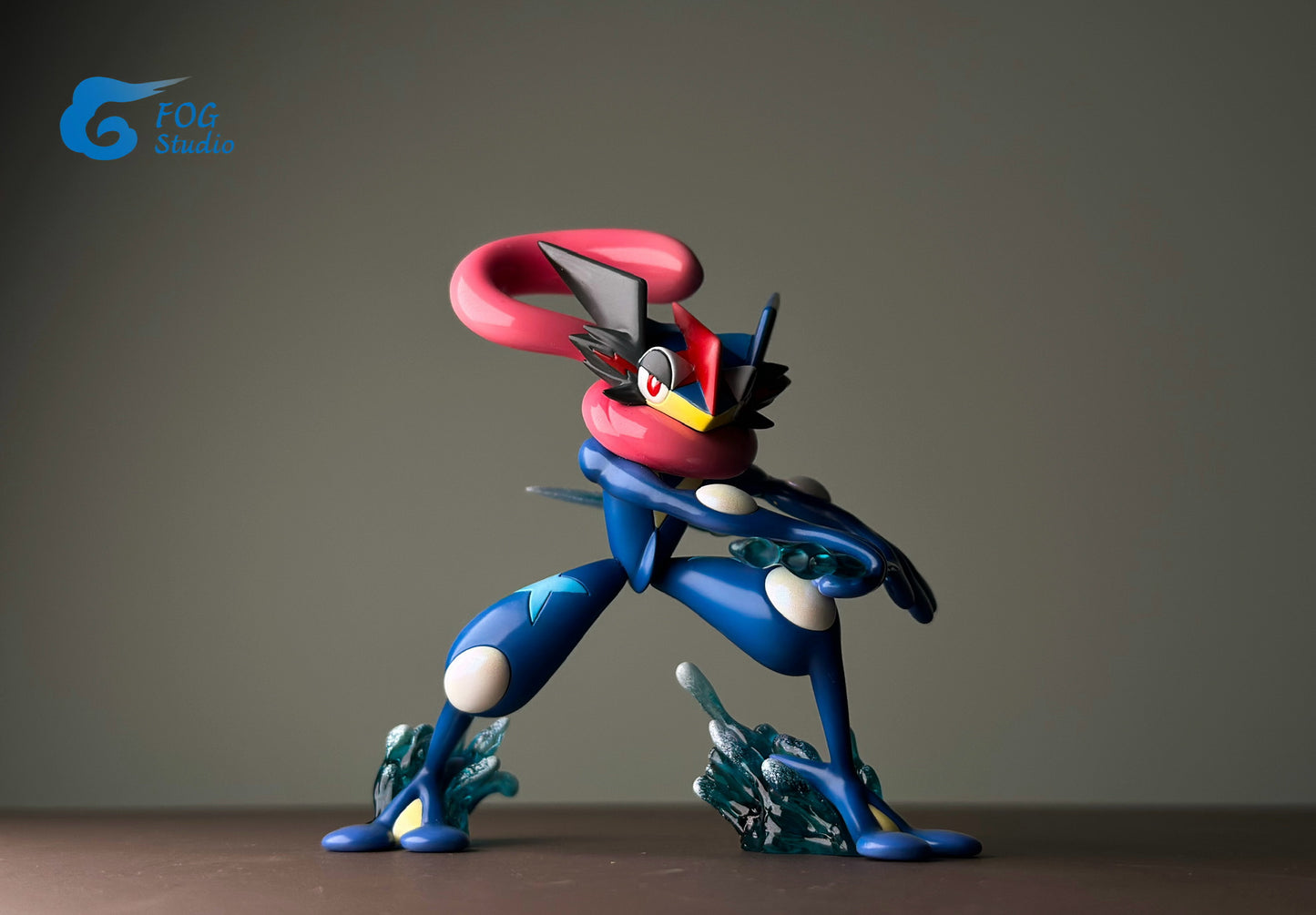 [PREORDER] 1/20 Scale World Figure [FOG] - Froakie & Frogadier & Greninja
