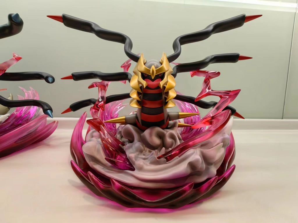 IN STOCK] 1/20 Scale World Figure [KING] - Giratina (Origin