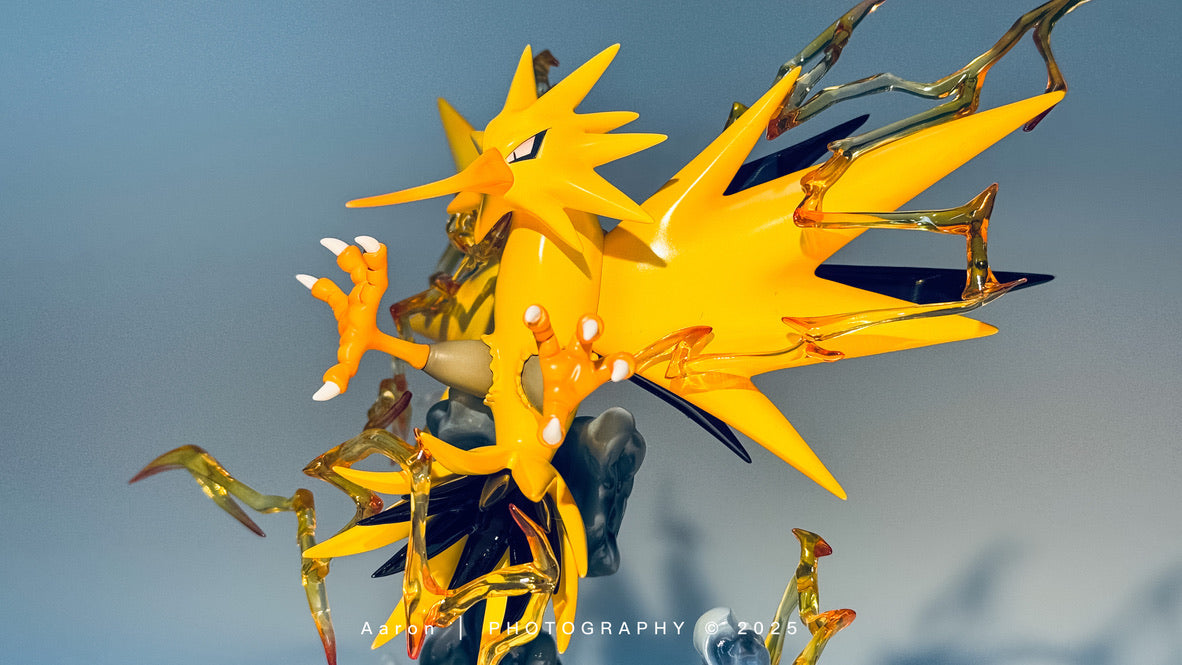 [IN STOCK] 1/20 Scale World Figure [LIMOUSINE] - Zapdos