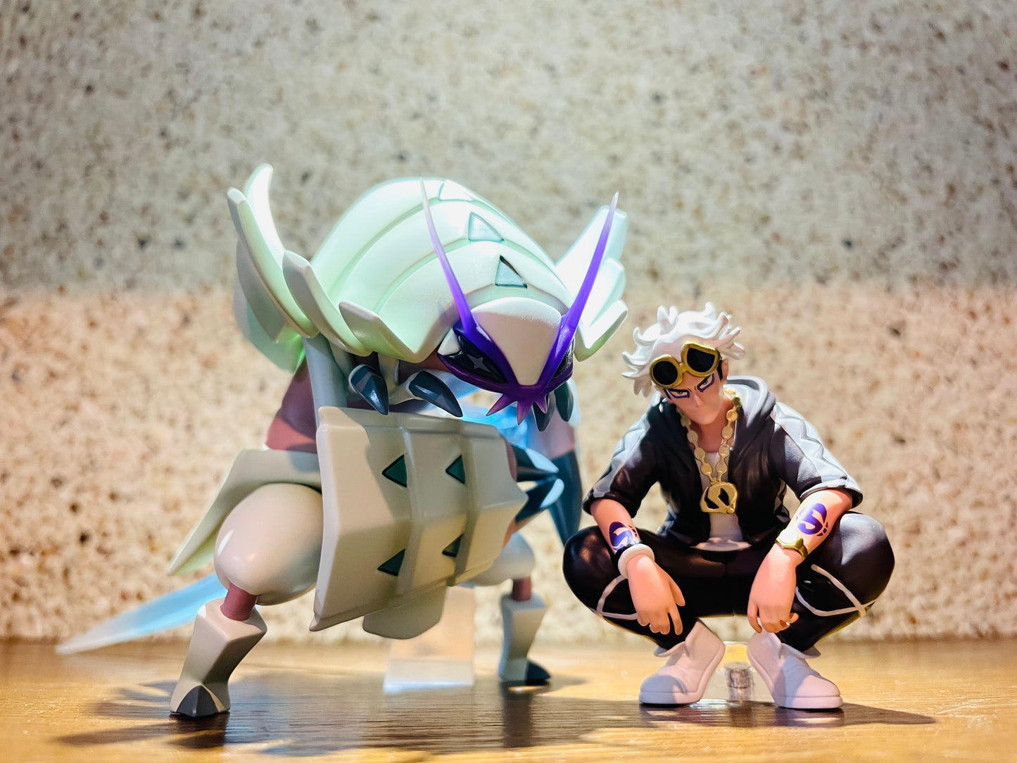 [IN STOCK] 1/20 Scale World Figure [FT] - Guzma & Golisopod