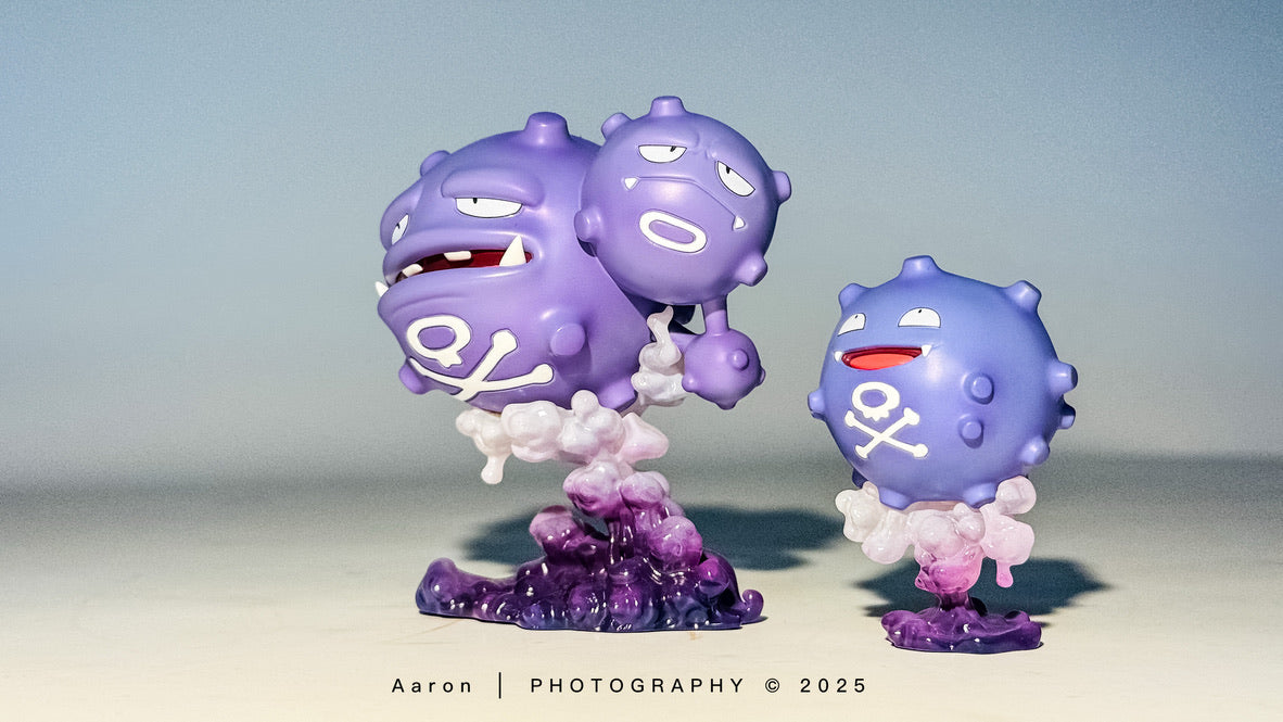 [IN STOCK] 1/20 Scale World Figure [VS] - Koffing & Weezing