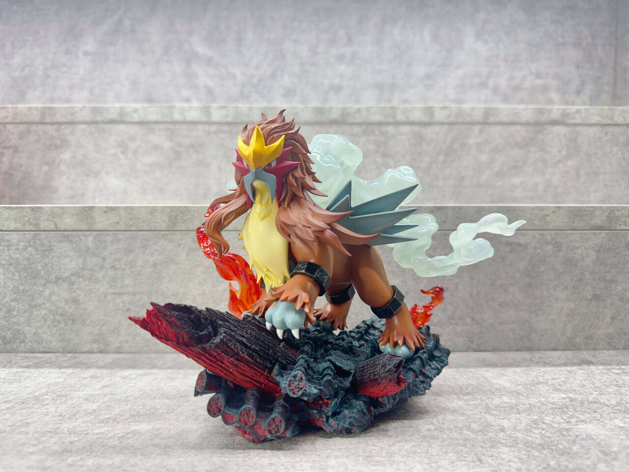 [IN STOCK] 1/20 Scale World Figure [PALLET TOWN] - Entei