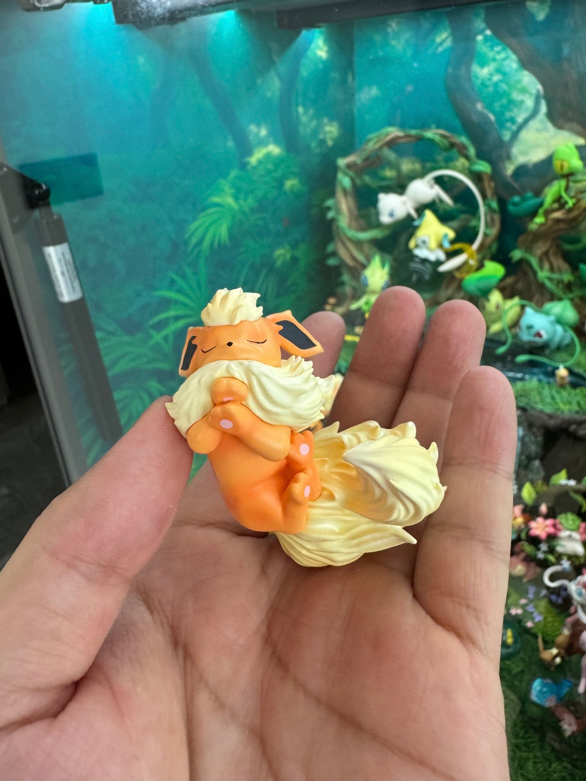 [IN STOCK] 1/20 Scale World Figure [LFG] - Vaporeon & Flareon