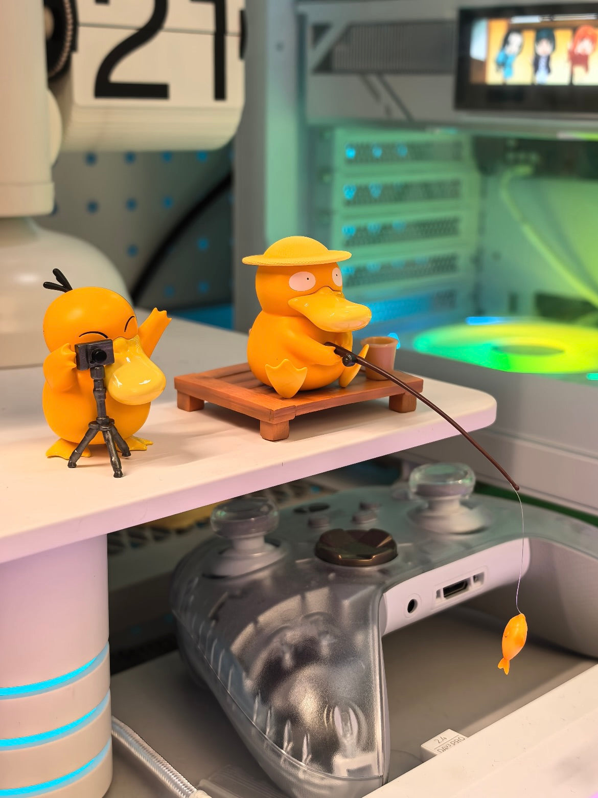 [IN STOCK] 1/20 Scale World Figure [GOLDEN CITY] - Psyduck & Golduck