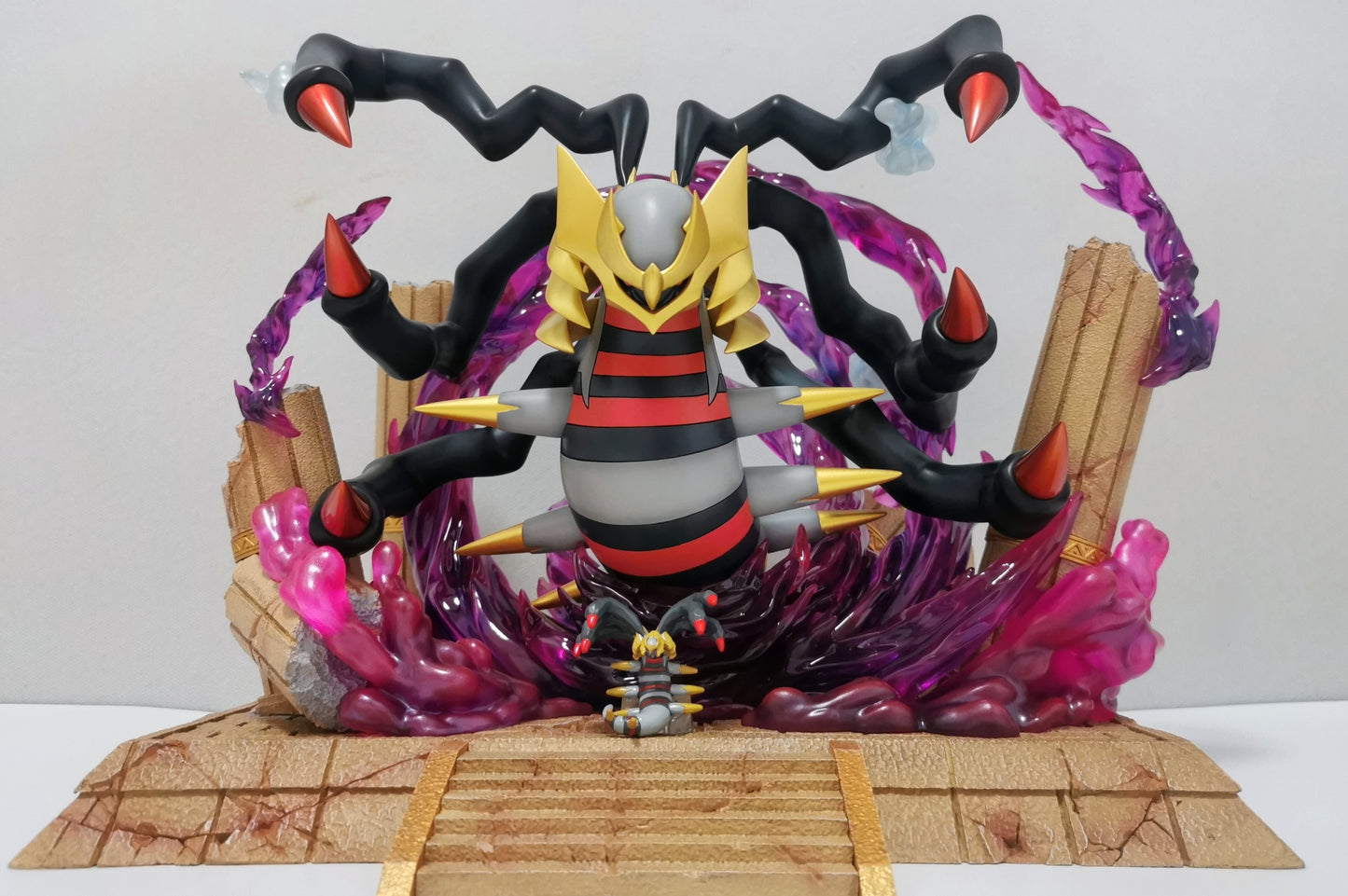 [IN STOCK] 1/20 Scale World Figure [BF] - Giratina