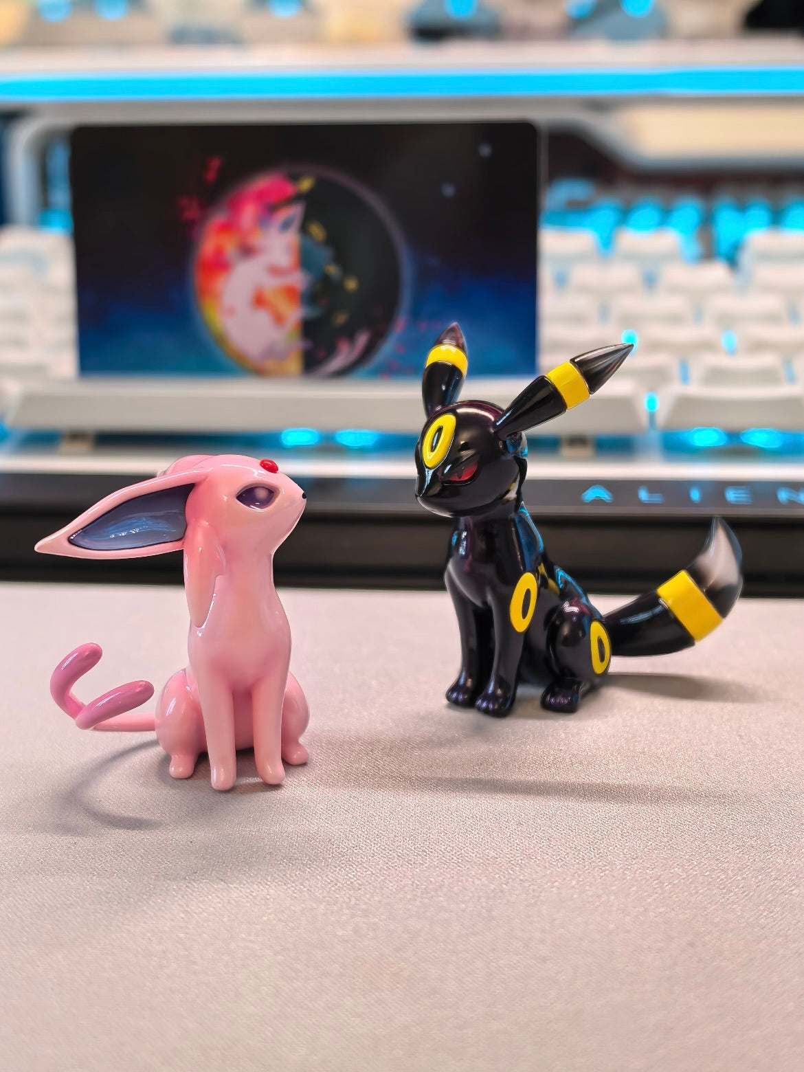 [IN STOCK] 1/20 Scale World Figure [YOR] - Umbreon