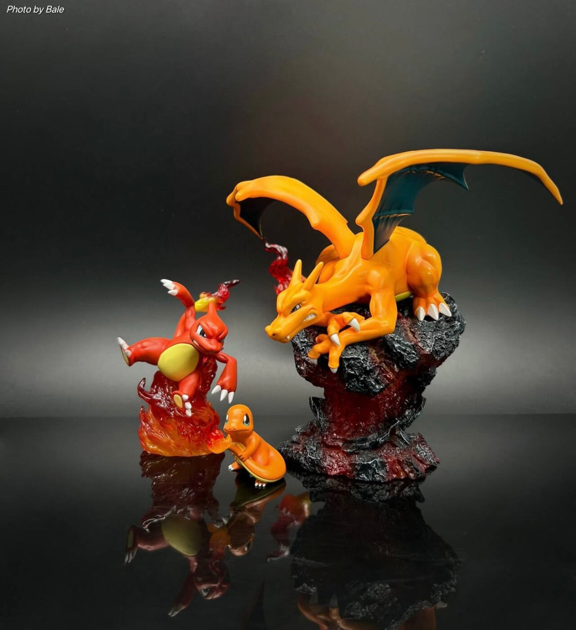 [IN STOCK] 1/20 Scale World Figure [PALLET TOWN] - Charmander & Charmeleon & Charizard