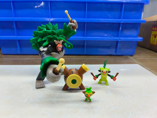 [PREORDER] 1/20 Scale World Figure [FOG] - Grookey & Thwackey & Rillaboom