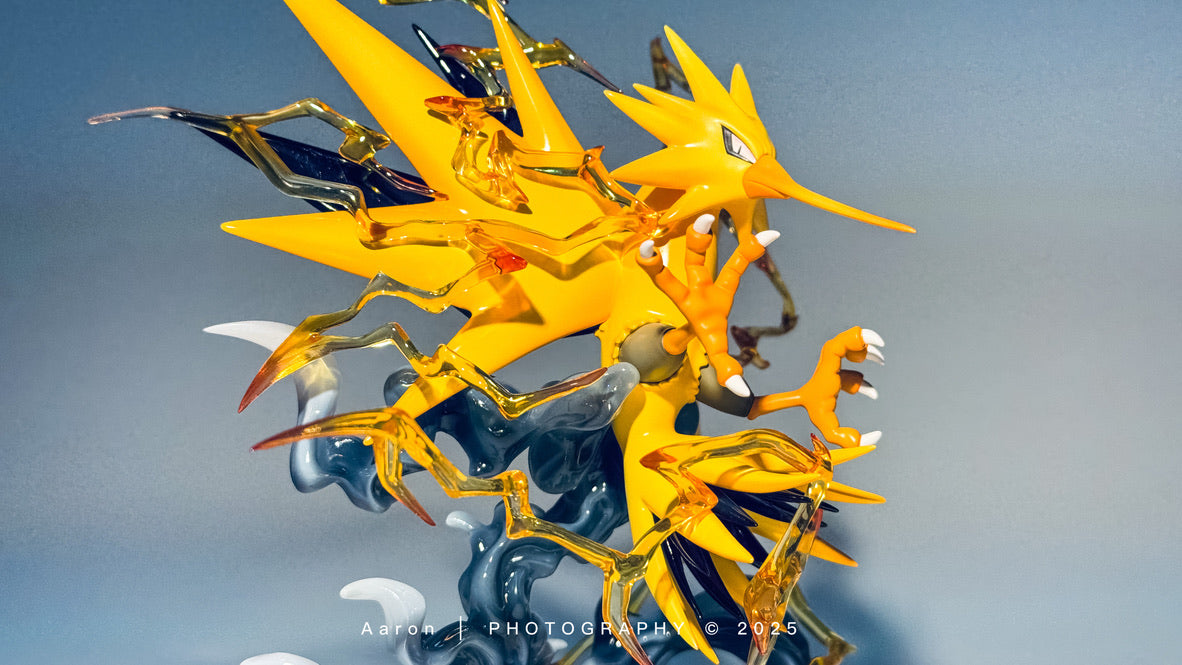 [IN STOCK] 1/20 Scale World Figure [LIMOUSINE] - Zapdos