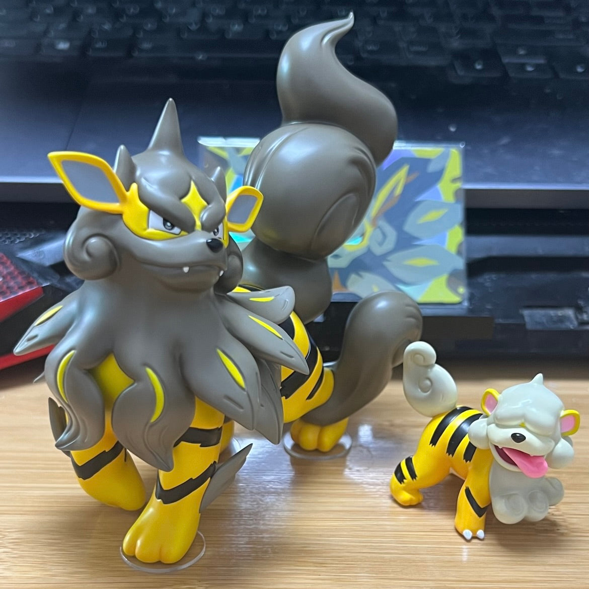 [IN STOCK] 1/20 Scale World Figure [YH] - Hisuian Growlithe & Arcanine