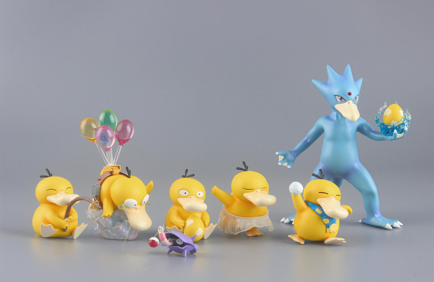 [IN STOCK] 1/20 Scale World Figure [WONDER] - Psyduck & Golduck