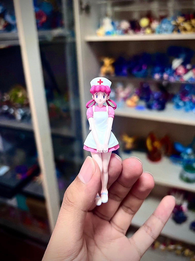 [IN STOCK] 1/20 Scale World Figure [RACER & LIMOUSINE] - Nurse Joy