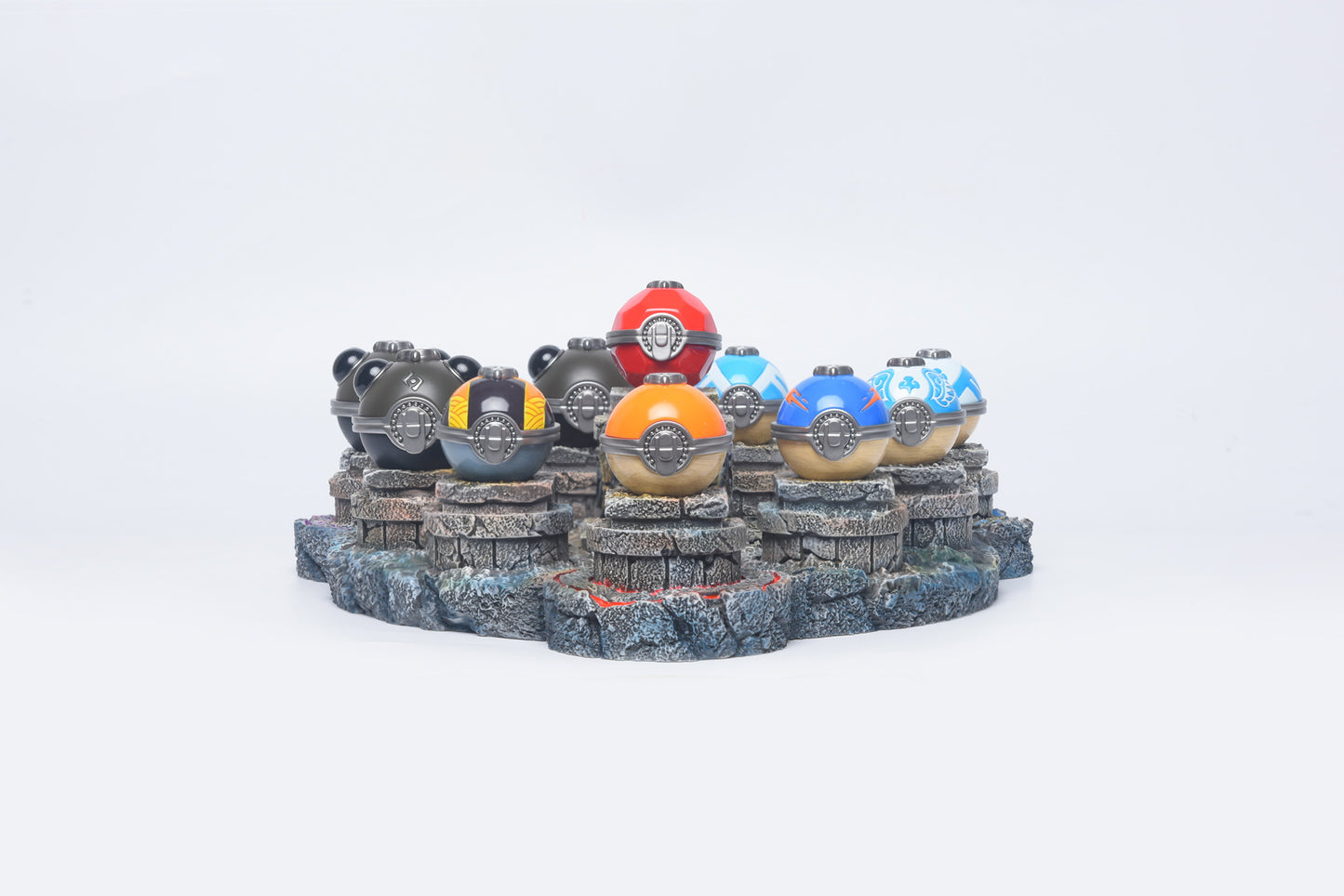 [PREORDER] 1/3 Scale [THE] - Hisuian Poke ball