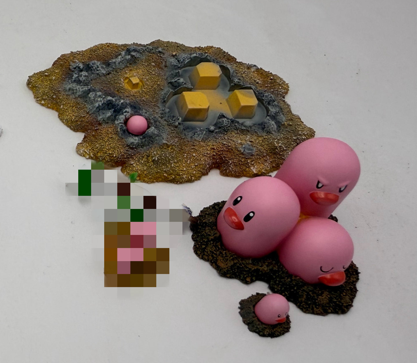 [PREORDER] 1/20 Scale World Figure [LIMOUSINE] - Diglett & Dugtrio