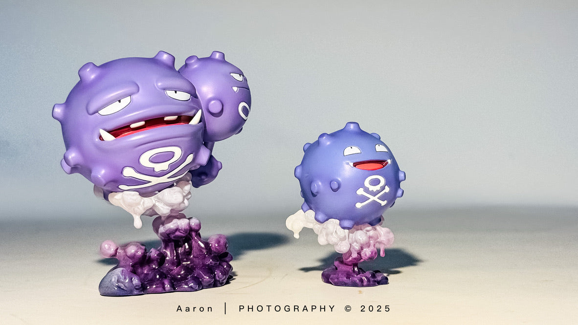 [IN STOCK] 1/20 Scale World Figure [VS] - Koffing & Weezing