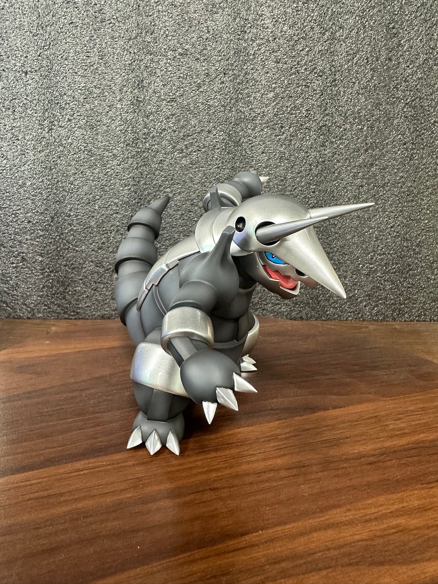 [PREORDER] 1/20 Scale World Figure [LIMOUSINE] - Aggron