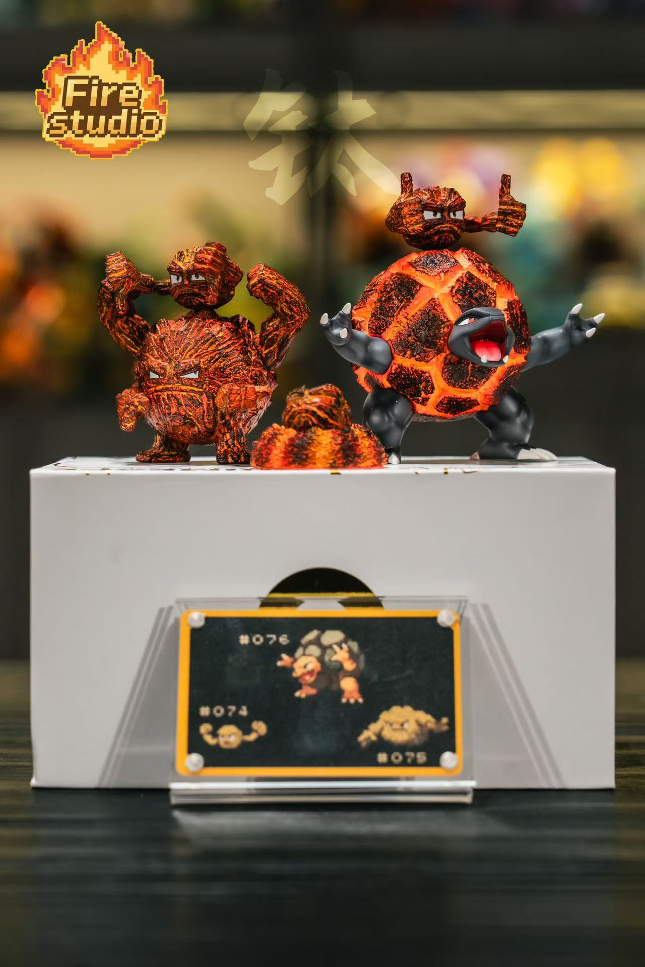 [IN STOCK] 1/20 Scale World Figure [FIRE] - Geodude & Graveler & Golem