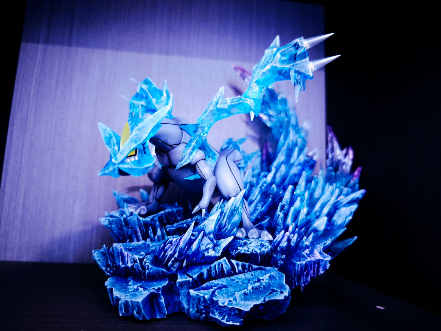 [IN STOCK] 1/20 Scale World Figure [PALLET TOWN] - Kyurem