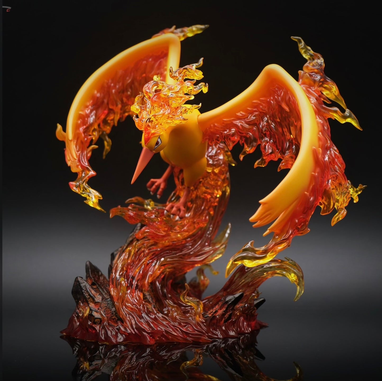 [PREORDER] 1/20 Scale World Figure [LIMOUSINE] - Articuno & Moltres