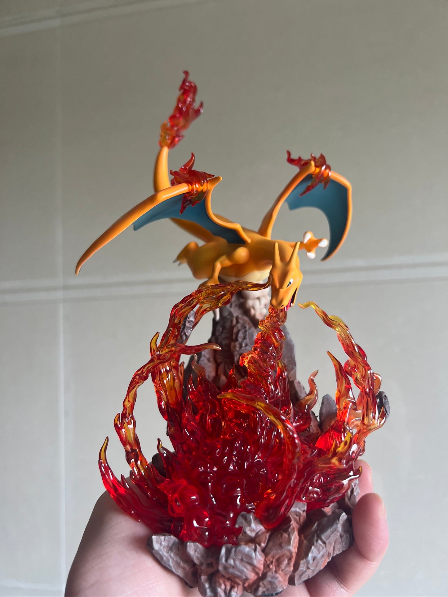 [IN STOCK] 1/20 Scale World Figure [SUN] - Charizard with Flames