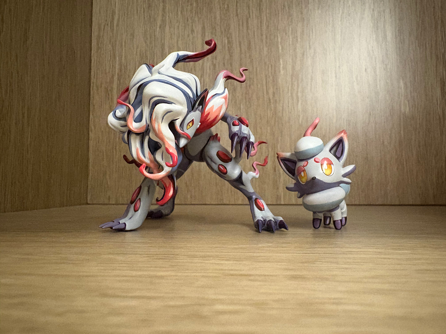 [IN STOCK] 1/20 Scale World Figure [ZR] - Hisuian Zorua & Zoroark