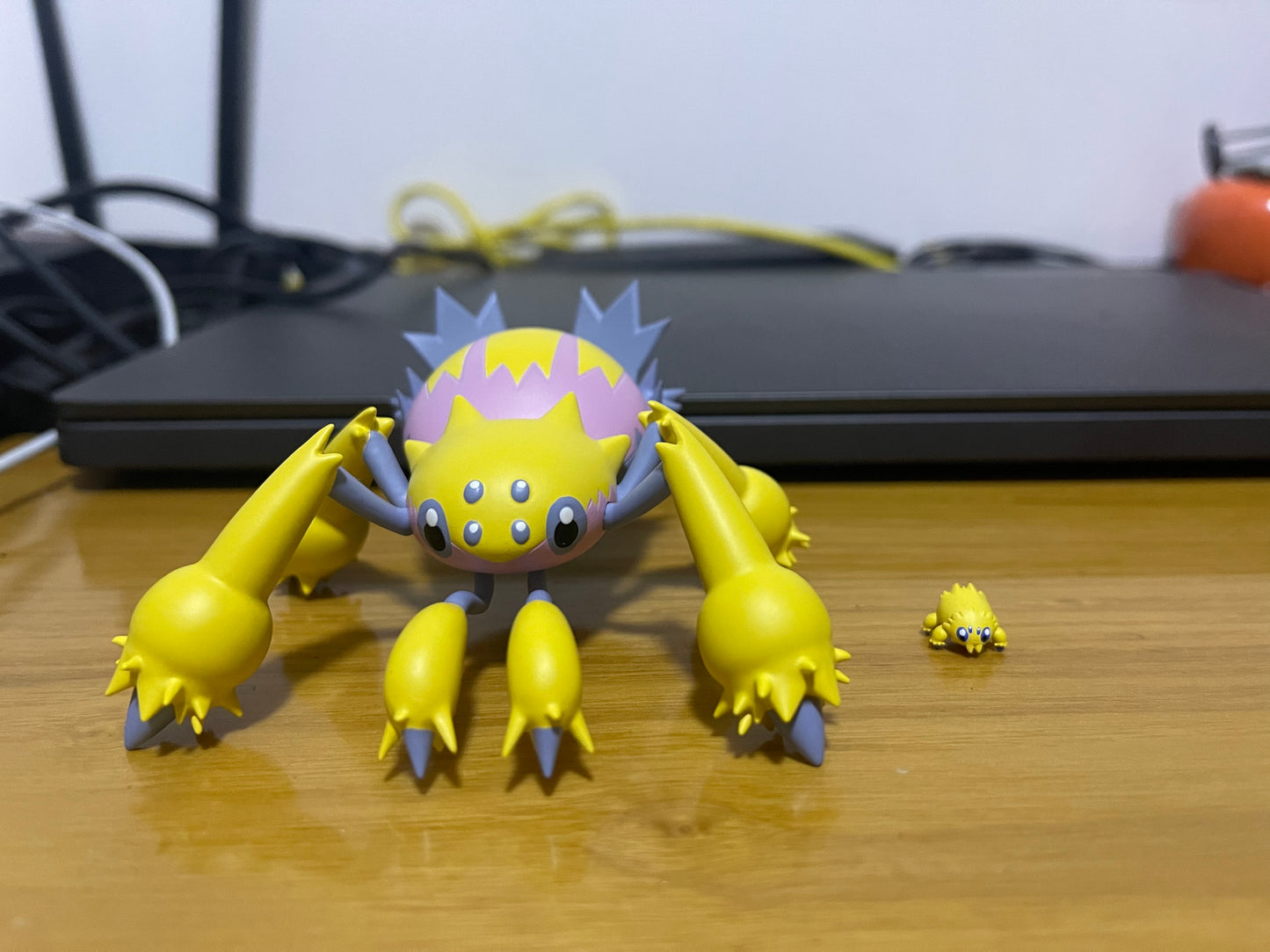 [IN STOCK] 1/20 Scale World Figure [SXG] - Joltik & Galvantula