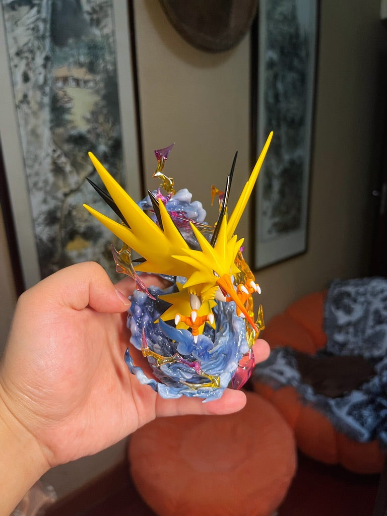 [IN STOCK] 1/20 Scale World Figure [PALLET TOWN] - Zapdos