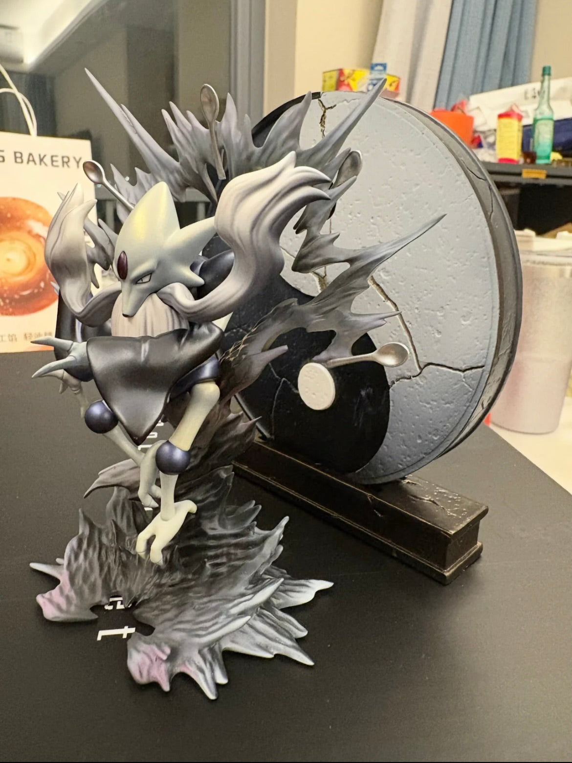 [IN STOCK] 1/20 Scale World Figure [ROCKY HELMET] - Mega Alakazam