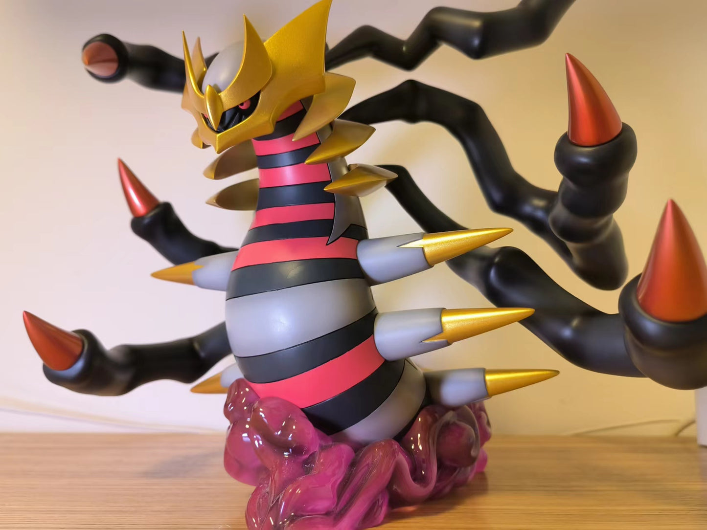 [IN STOCK] 1/20 Scale World Figure [BF] - Giratina