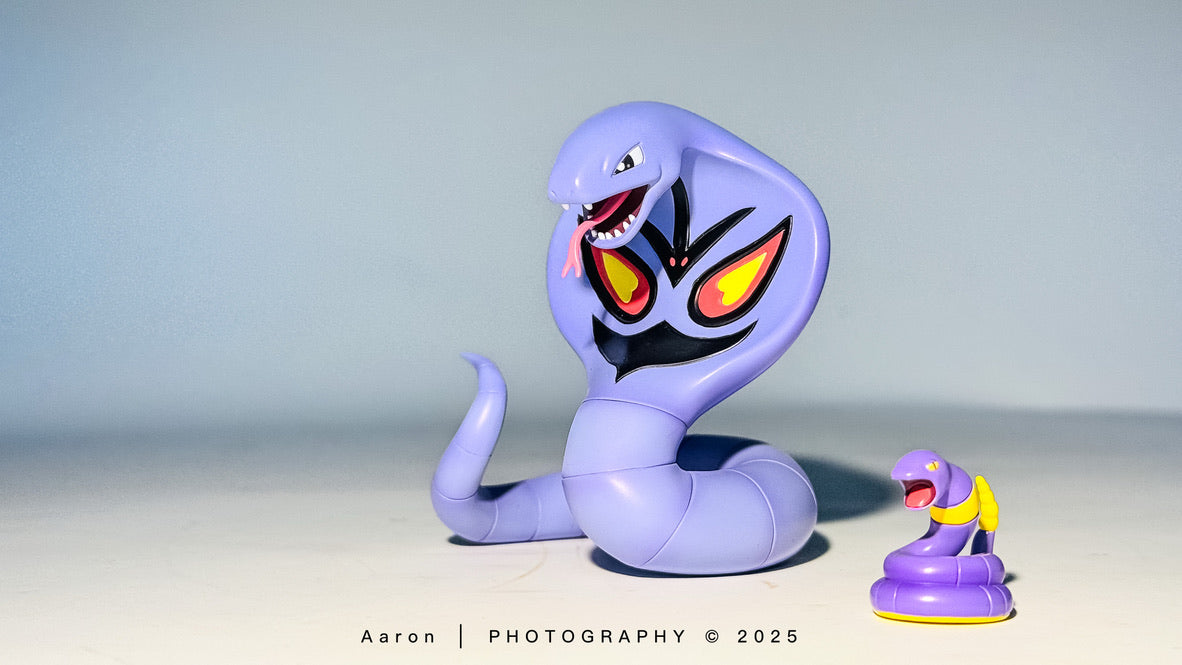 [IN STOCK] 1/20 Scale World Figure [VS] - Ekans & Arbok