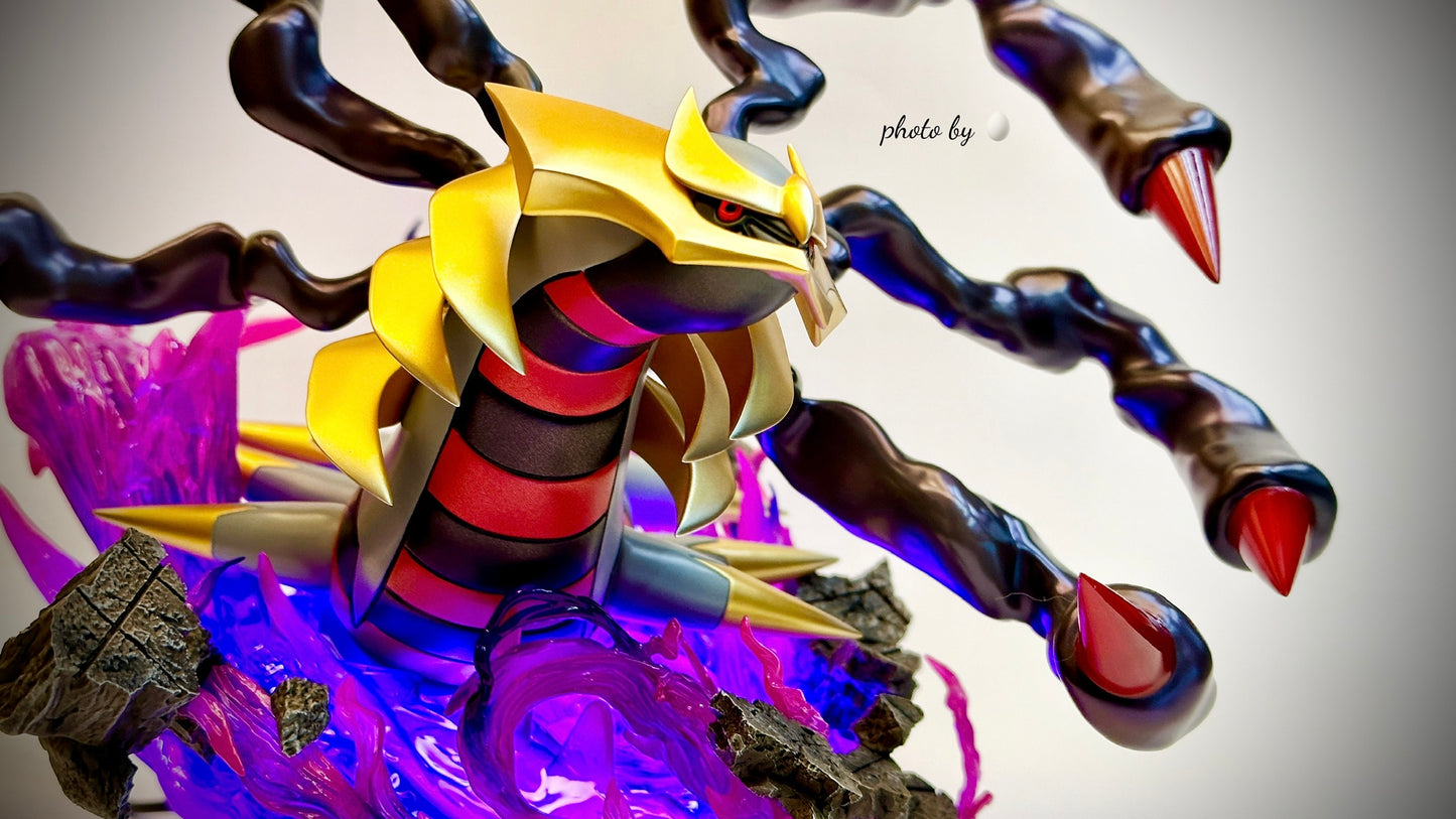 [IN STOCK] 1/20 Scale World Figure [PALLET TOWN] - Giratina (Origin Forme)