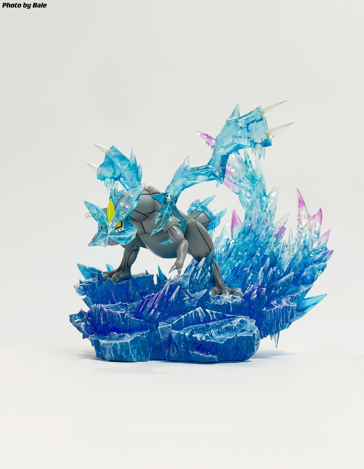 [IN STOCK] 1/20 Scale World Figure [PALLET TOWN] - Kyurem