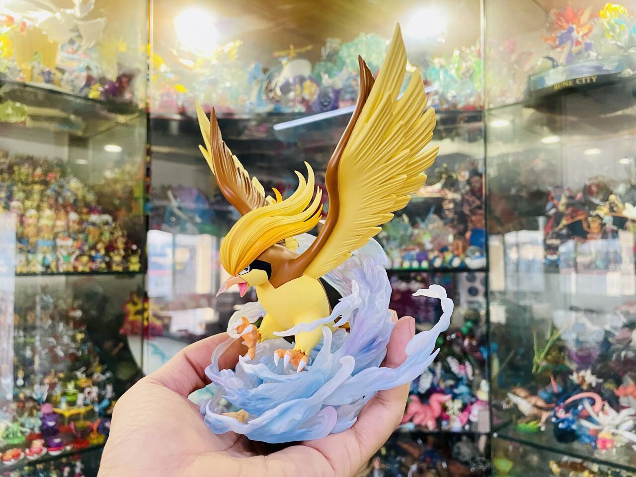 [IN STOCK] 1/20 Scale World Figure [PALLET TOWN] - Pidgey & Pidgeotto & Pidgeot