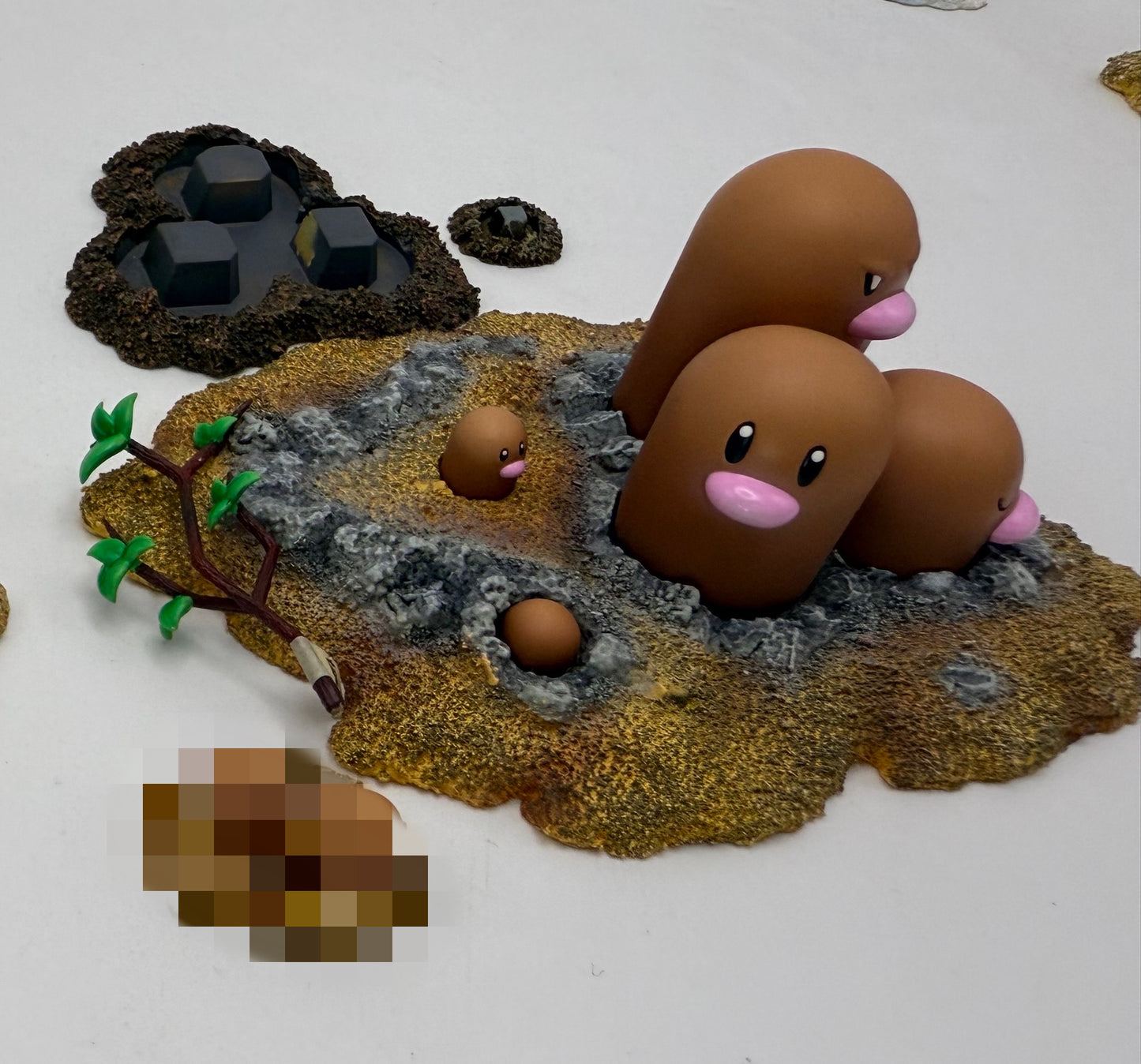 [PREORDER] 1/20 Scale World Figure [LIMOUSINE] - Diglett & Dugtrio