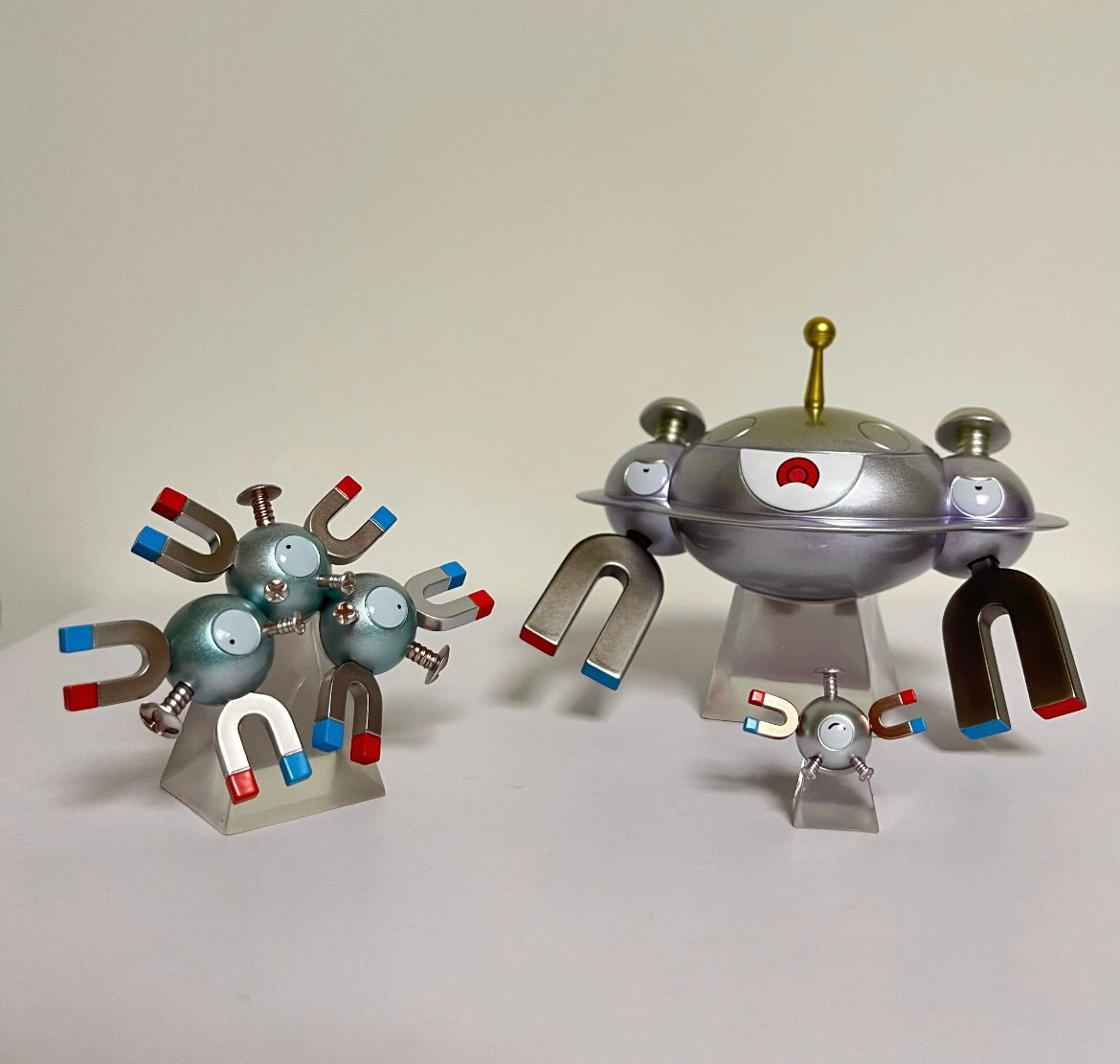 [IN STOCK] 1/20 Scale World Figure [MEGAZZ] - Magnemite & Magneton & Magnezone