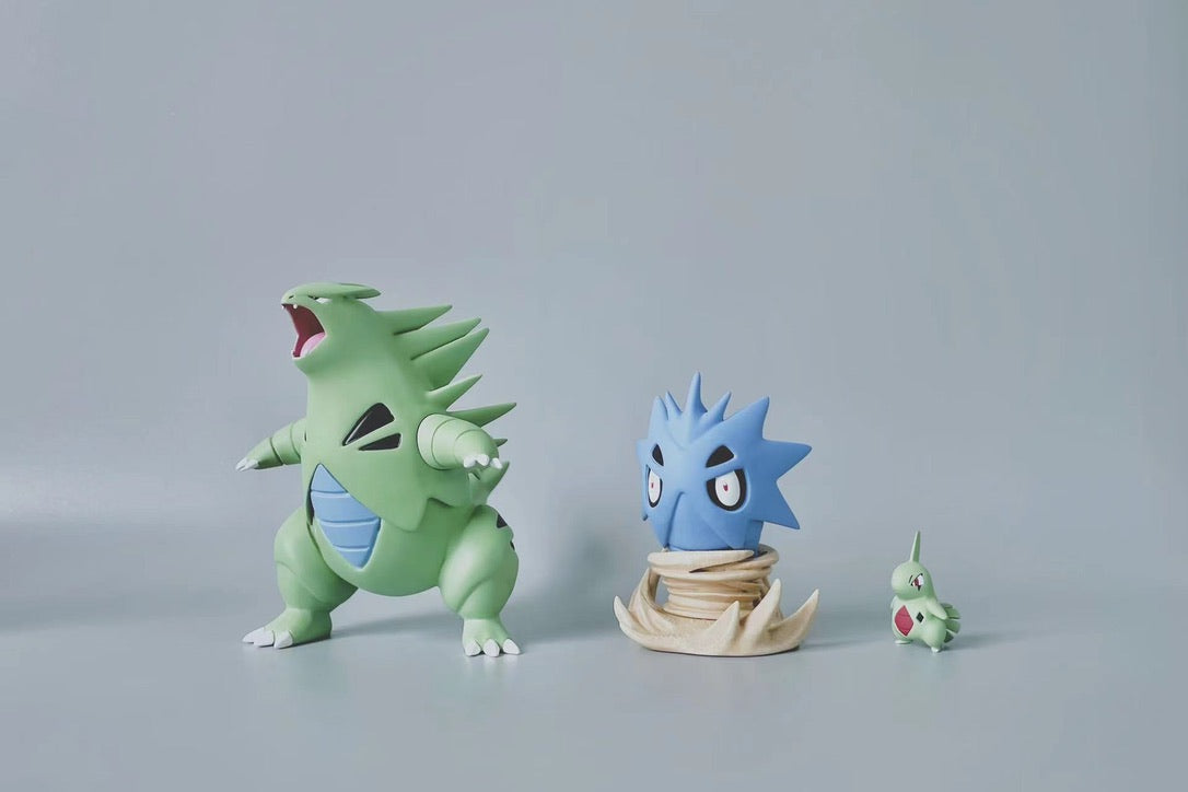 [IN STOCK] 1/20 Scale World Figure [FLF] - Larvitar & Pupitar & Tyranitar