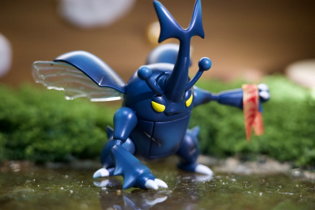 [PREORDER] 1/20 Scale World Figure [PAND] - Heracross & Mega Heracross & Charjabug