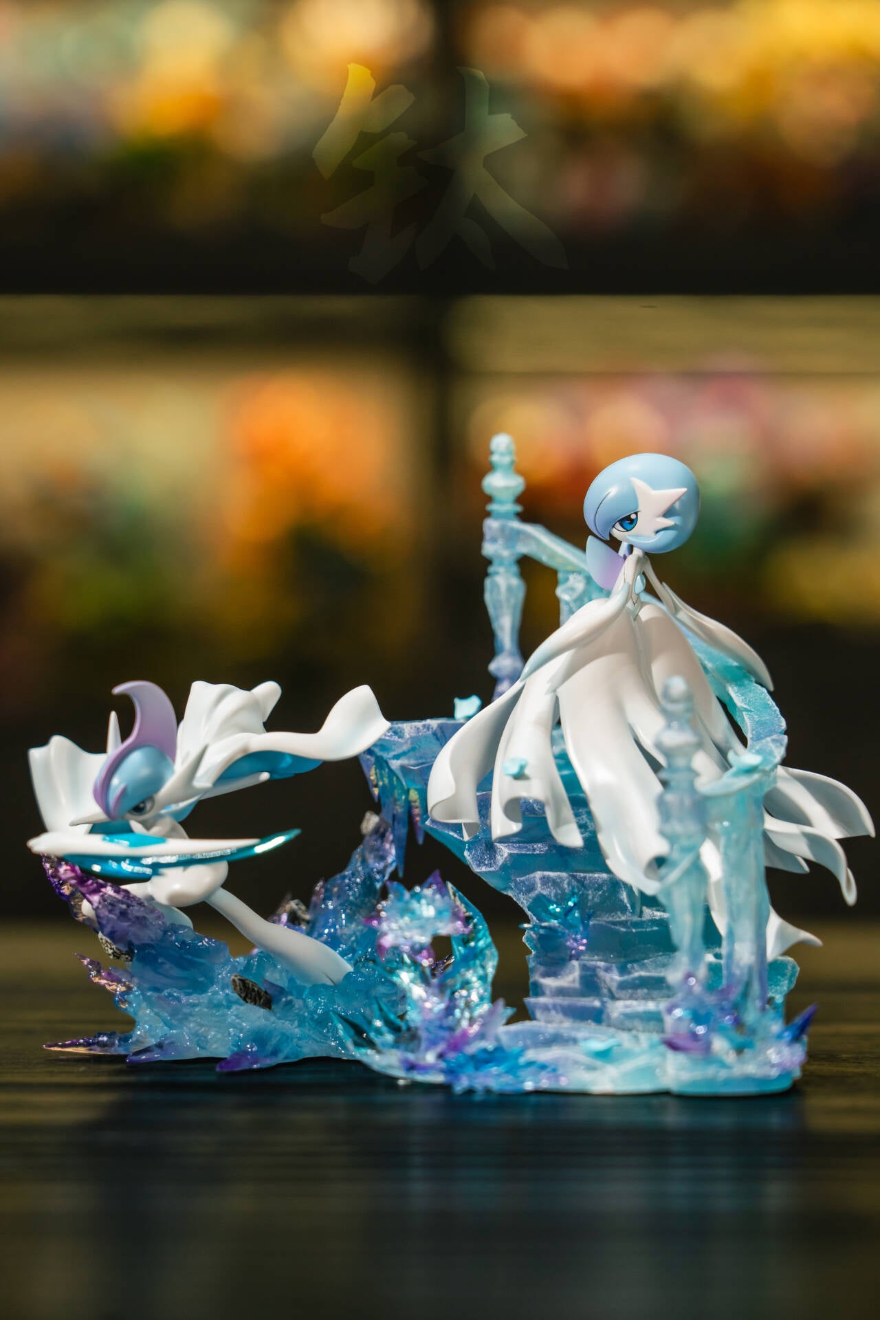 [IN STOCK] 1/20 Scale World Figure [PALLET TOWN] - Mega Gardevoir & Mega Gallade