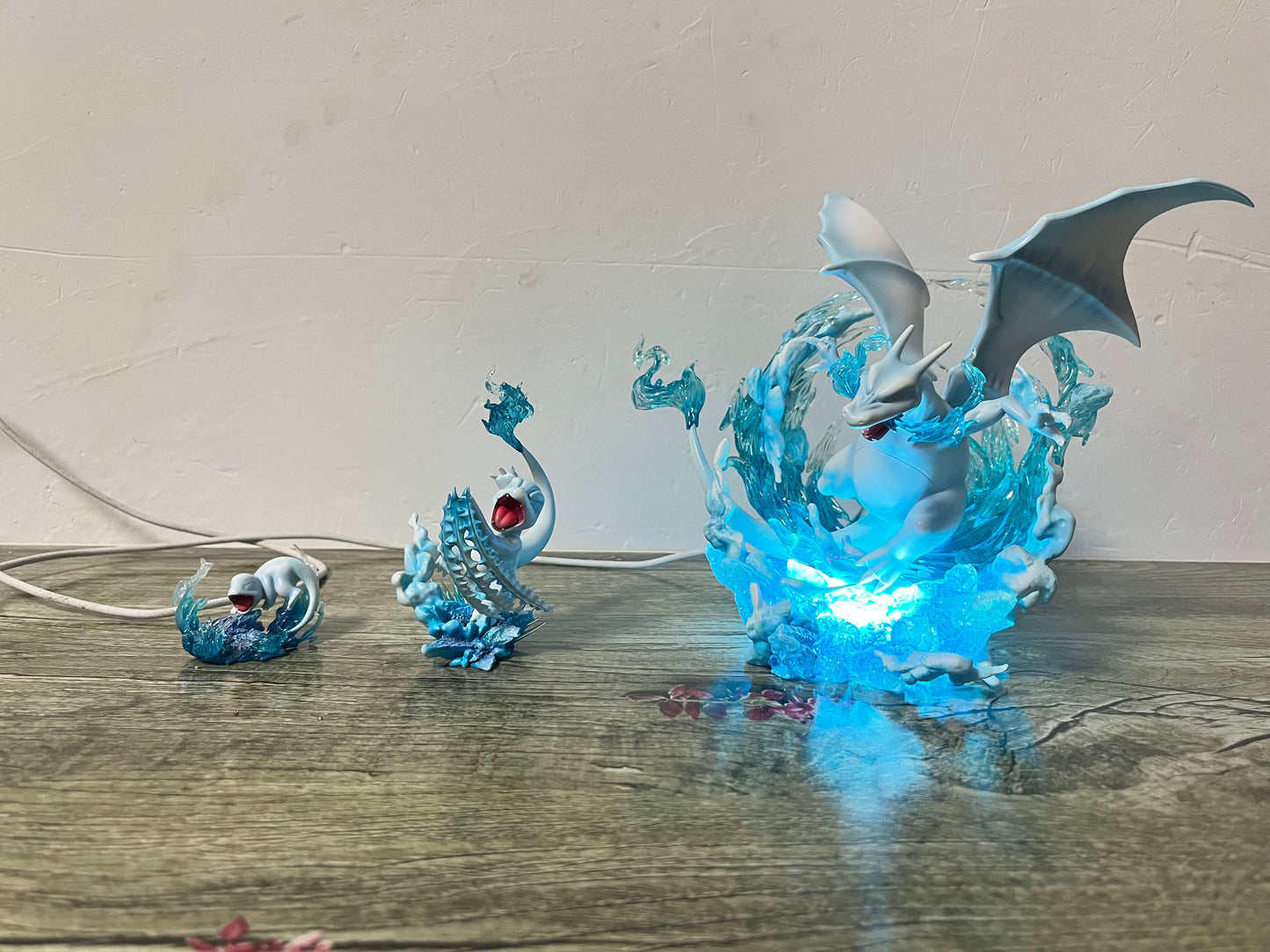 [IN STOCK] 1/20 Scale World Figure [DAIDAI] - Charmander & Charmeleon & Charizard - Snow