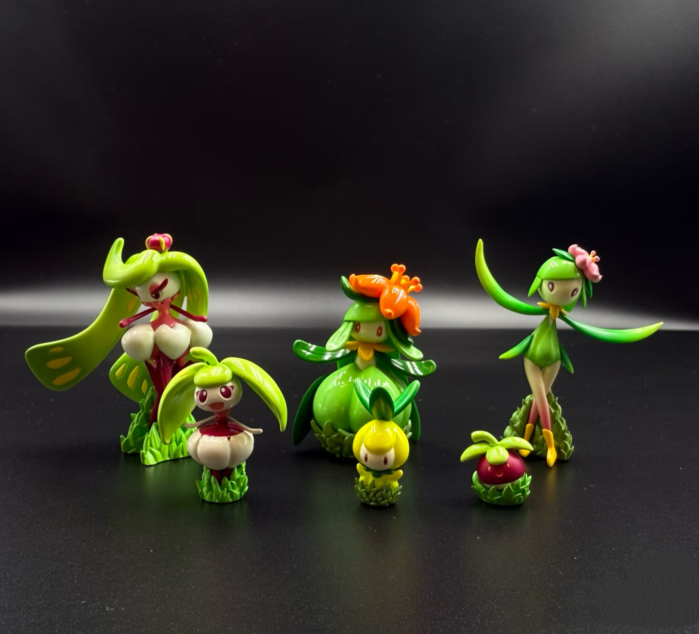 [IN STOCK] 1/20 Scale World Figure [SXG] - Petilil & Lilligant & Hisuian Lilligant